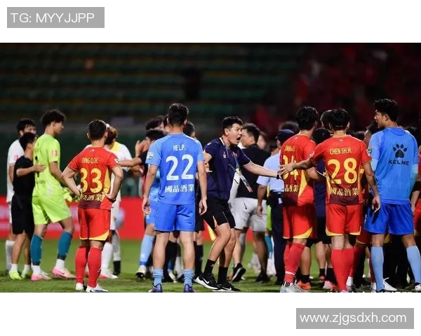 足球明星险遭截瘫的惊险经历与复出之路揭秘